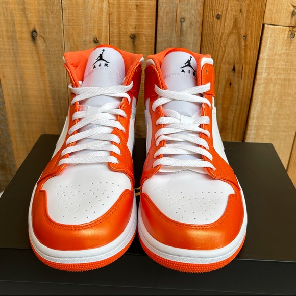 AIR JORDAN 1 MID SE ELECTRO ORANGE 11.5 BRAND NEW IN BOX - Picture 14 of 14